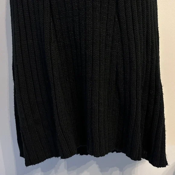 Knitted black dress - Picture 2 of 5
